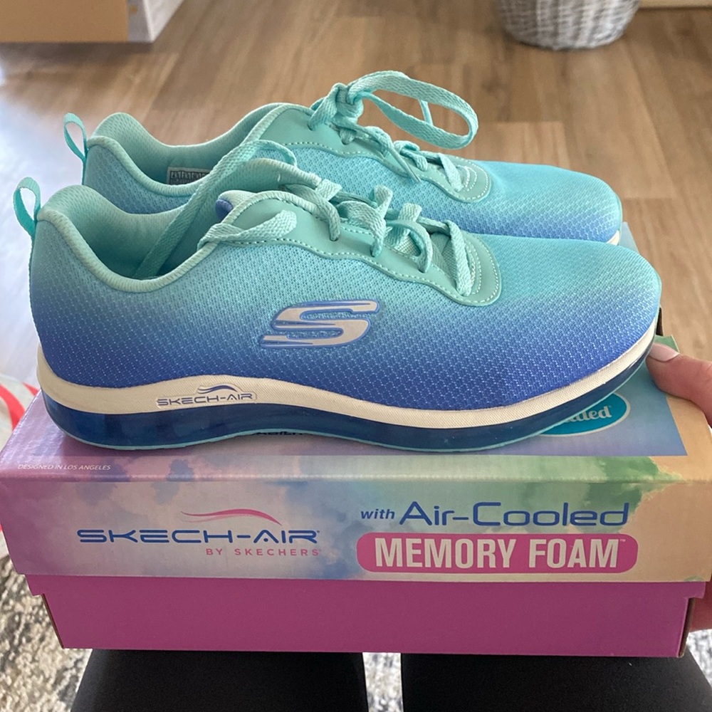 Sneakers never worn